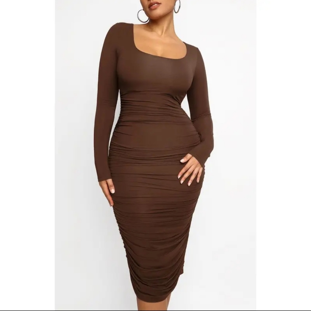 Built in 360○ Smooth Roched Shaping Dress